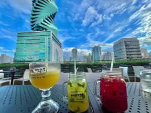 Restaurante con vista a la Torre F&F EL TORNILLO Panamá - Fosters